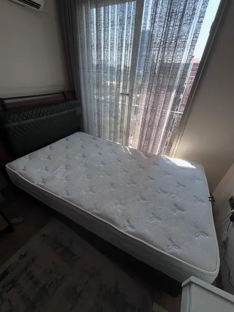 Çift kişilik yatak — Bayraklı, Konak, İzmir