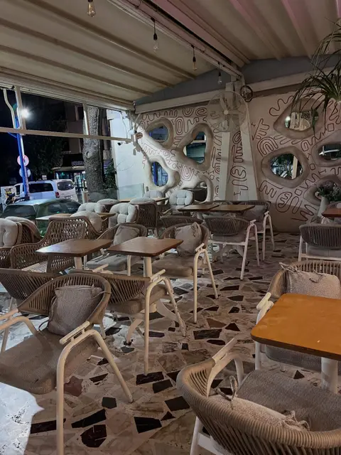 Bej minderli kafe sandalyeleri, yıkama sonrası — Bornova, İzmir